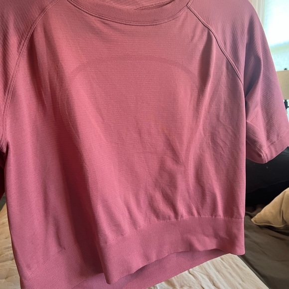 Lululemon top with open back - Picture 3 of 6